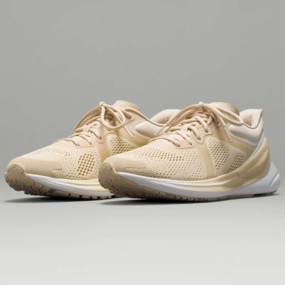 Lululemon Blissfeel Womens Running Shoe Pale Linen / Pale Linen / White Sz 10.5